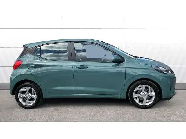 Used Hyundai i10 SE 67 HP (49 kW) 2022 Green Hatchback