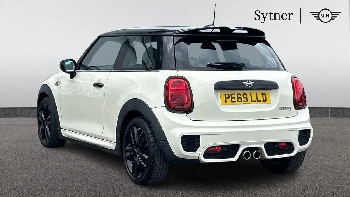 Used Mini Cooper S Sport 192 HP (141 kW) 2019 White Hatchback