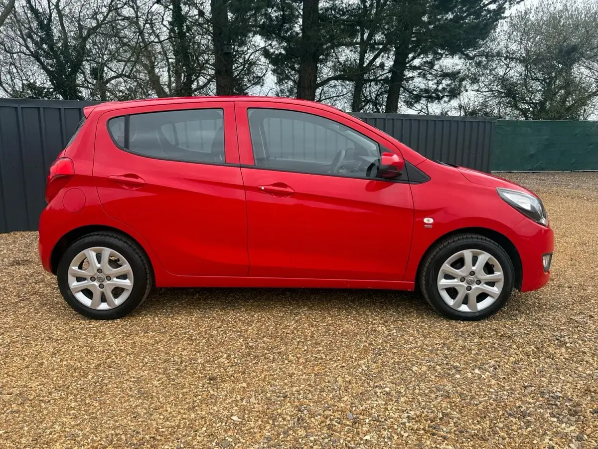 Used Vauxhall Viva 75 HP (55 kW) 2015 Red Hatchback