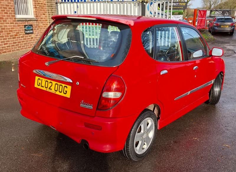 Used Daihatsu Sirion 90 HP (66 kW) 2002 Red Hatchback