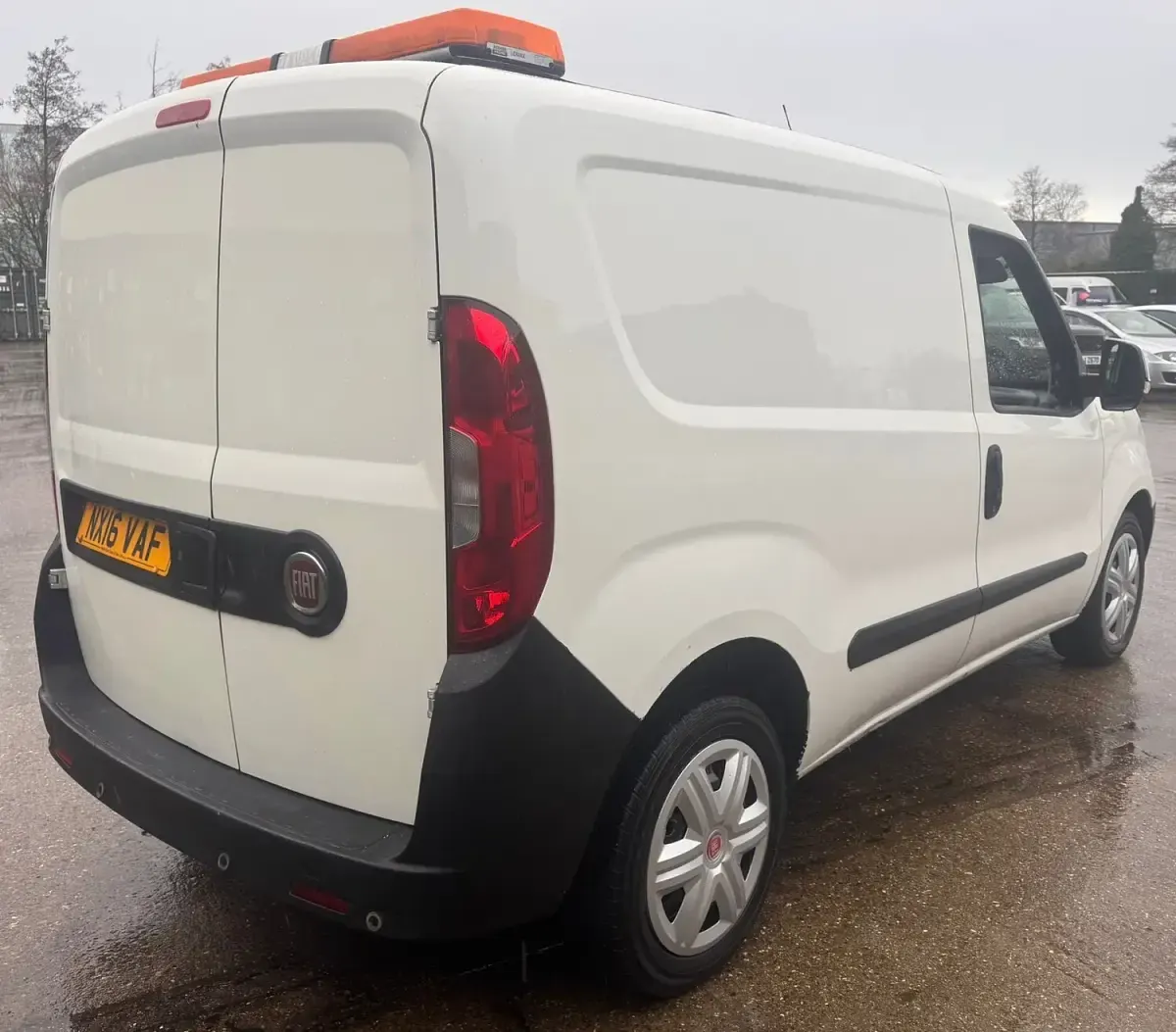 Used Fiat Doblò 90 HP (66 kW) 2016 White MPV