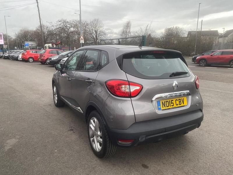 Used Renault Captur Dynamique 90 HP (66 kW) 2015 Grey SUV