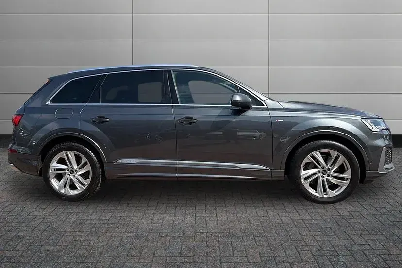 Used Audi Q7 Black Edition 286 HP (210 kW) 2023 Grey SUV