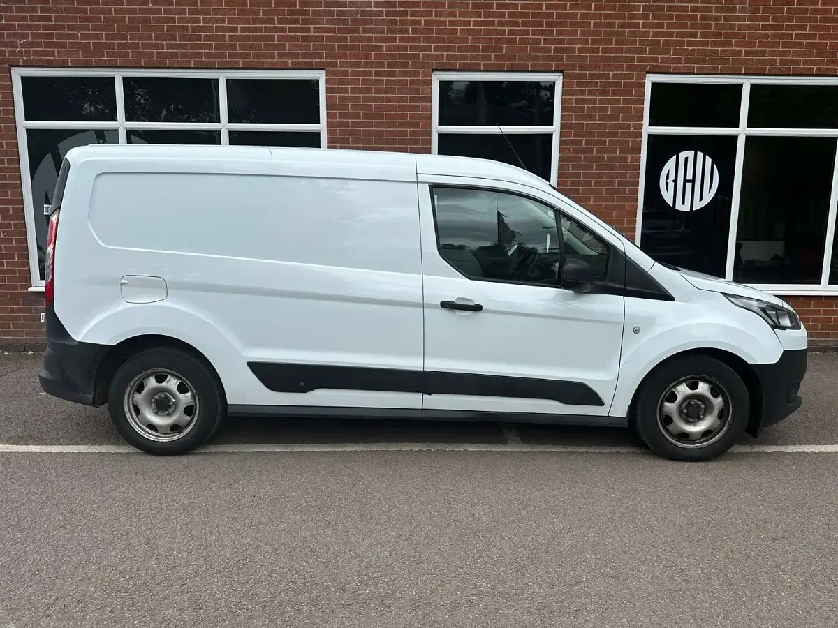 Used Ford Transit Connect 100 HP (73 kW) 2021 White MPV