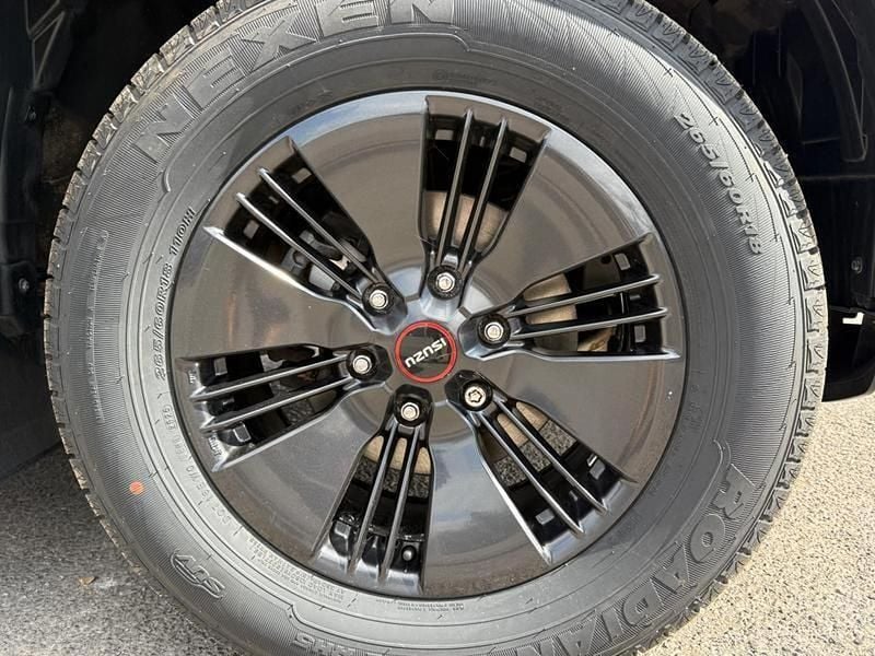 Used Isuzu D-Max 162 HP (119 kW) 2022 Grey Pickup