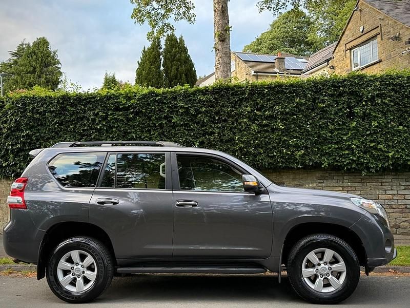 Used Toyota Land Cruiser Active 177 HP (130 kW) 2015 Grey SUV