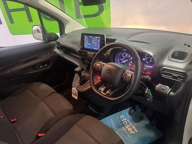 Used Citroën Berlingo 100 HP (73 kW) 2023 White MPV