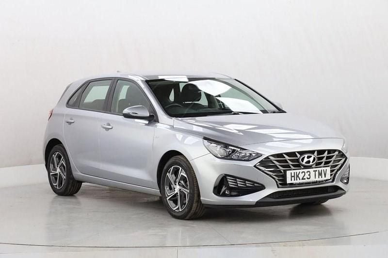 Used Hyundai i30 SE 120 HP (88 kW) 2023 Silver Hatchback