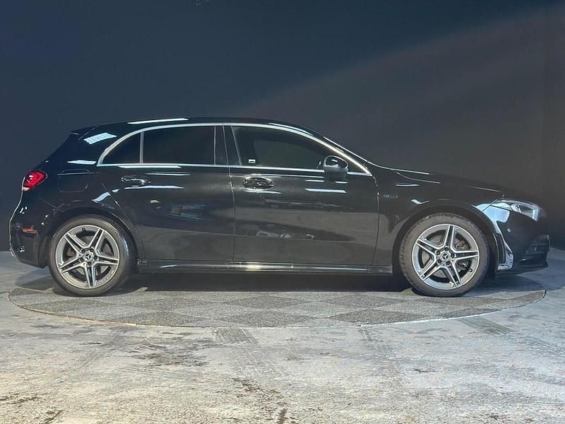 Begagnad Mercedes A250 Executive 2020 Svart Halvkombi
