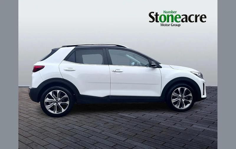 Used Kia Stonic 117 HP (86 kW) 2022 White SUV