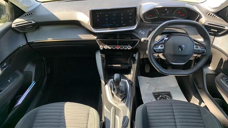 Używany Peugeot 208 Active 74 KM (54 kW) 2024 Żółty Hatchback