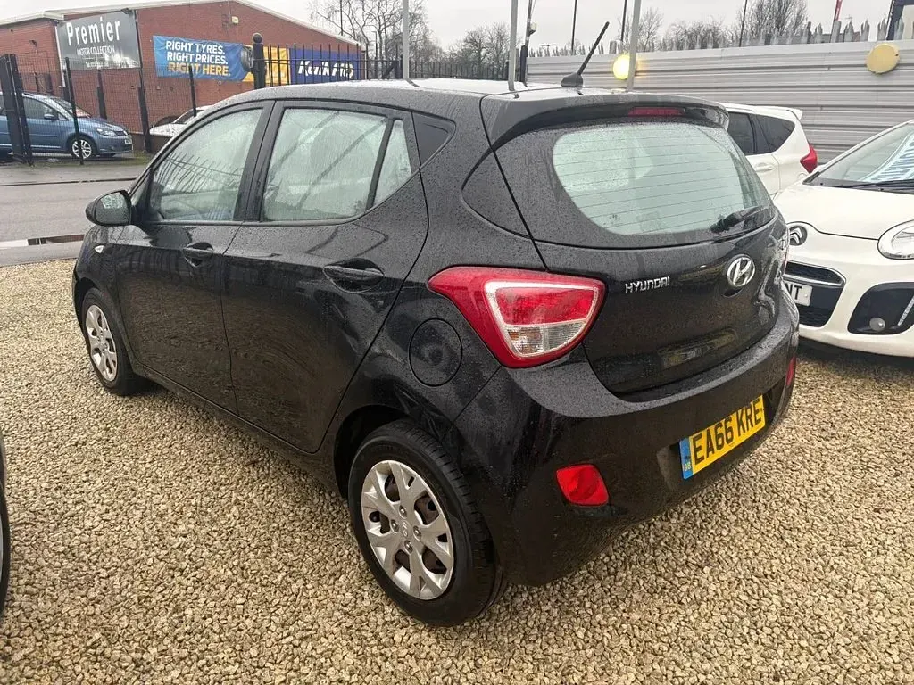 Used Hyundai i10 SE 87 HP (63 kW) 2016 Black Hatchback