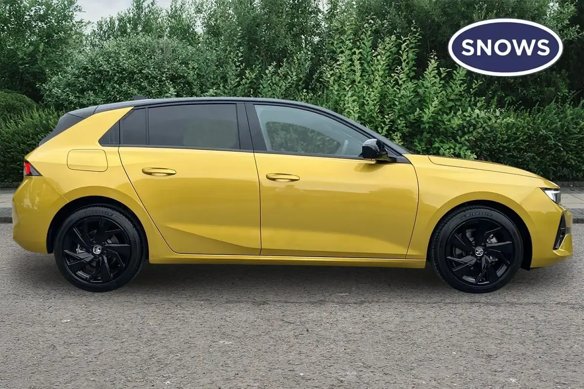 New Vauxhall Astra S 130 HP (95 kW) 2026 Electric yellow Hatchback
