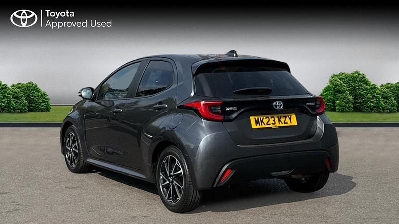 Used Toyota Yaris Hybrid Design 116 HP (85 kW) 2023 Decuma grey