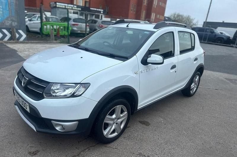 Used Dacia Sandero Lauréate 90 HP (66 kW) 2015