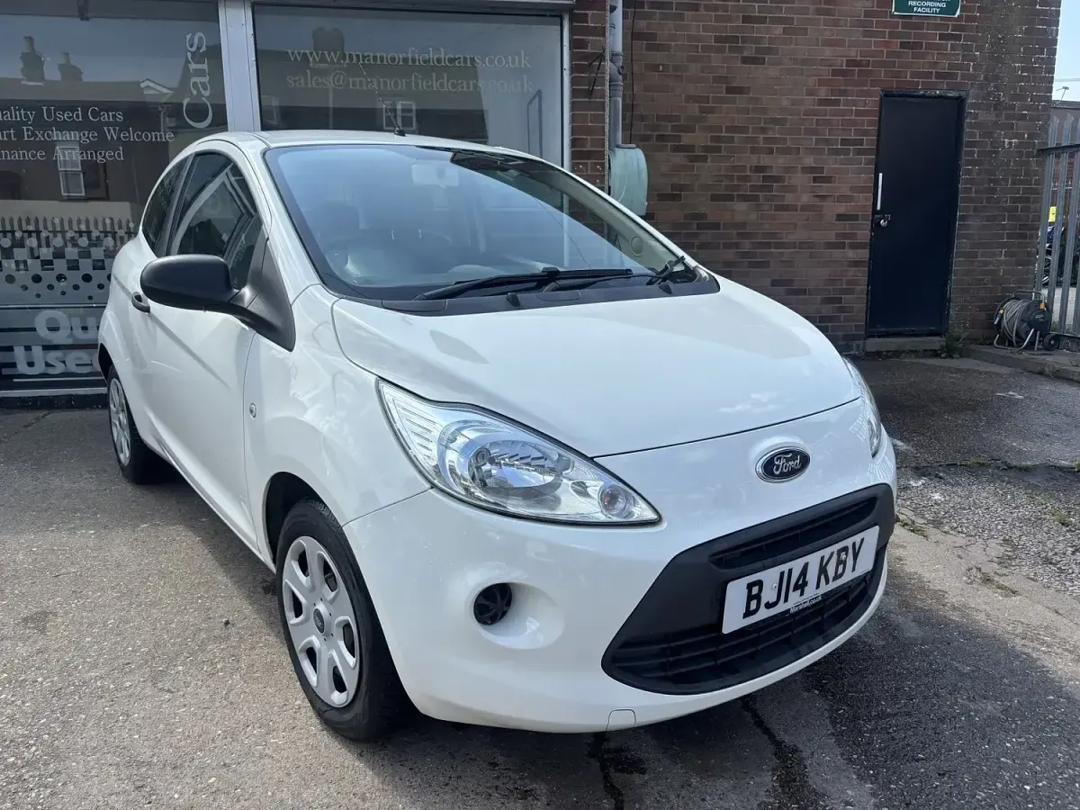 Used Ford Ka Studio 69 HP (50 kW) 2014 White Hatchback