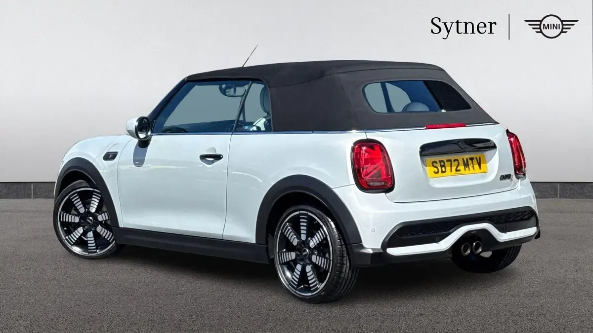 Used Mini Cooper S Exclusive 176 HP (129 kW) 2023 Silver Hatchback