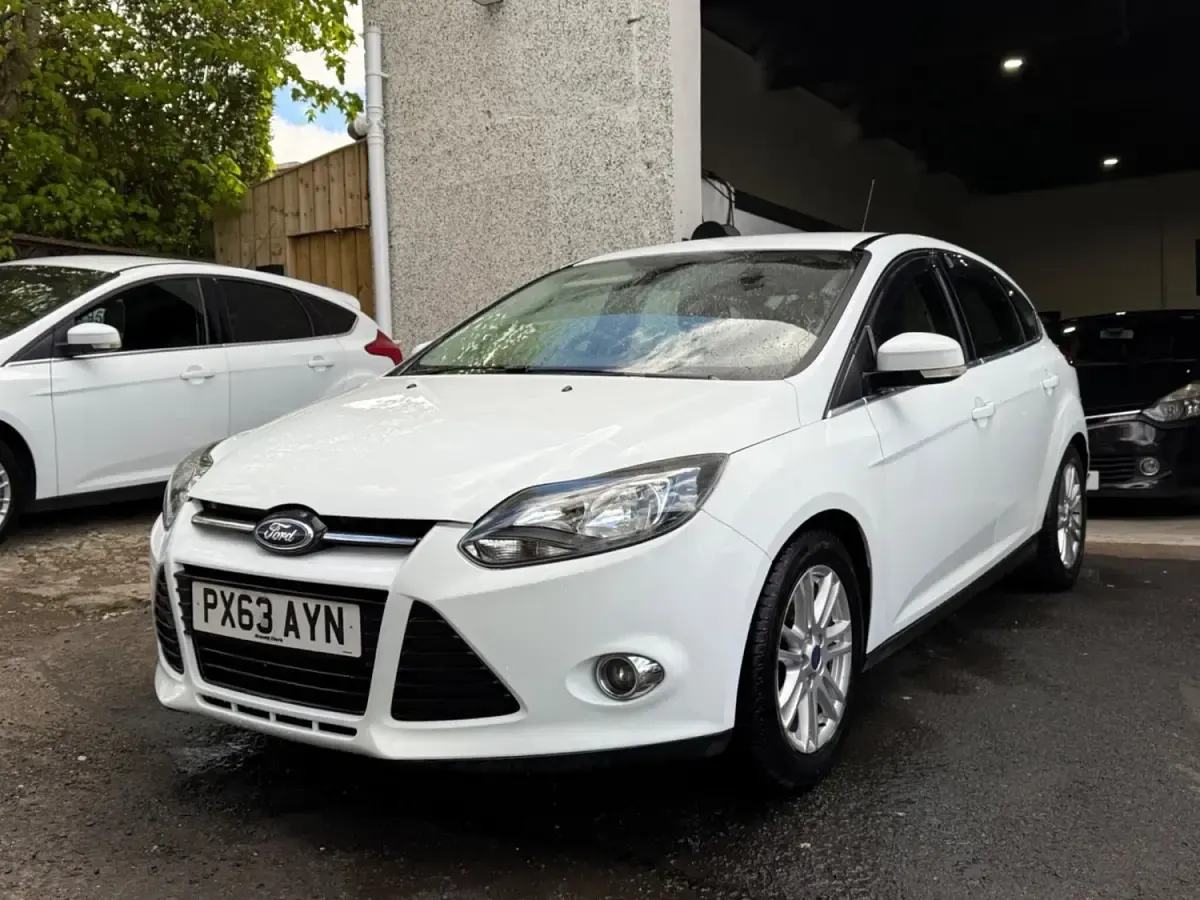 Używany Ford Focus Titanium 2013 Biały Hatchback