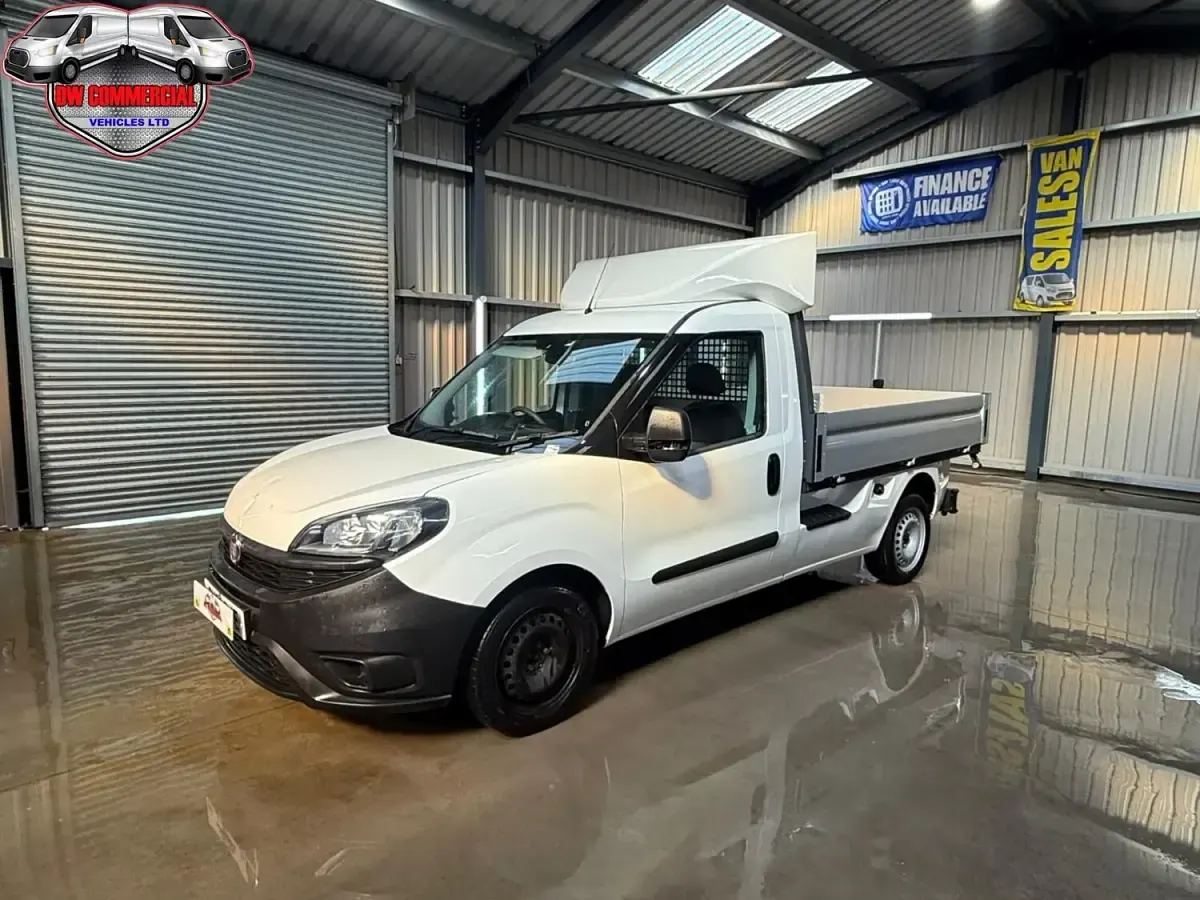 Used Fiat Doblò 105 HP (77 kW) 2021 White MPV