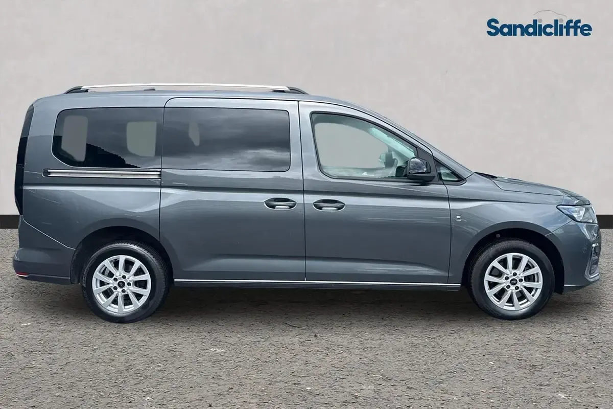 Used Ford Tourneo Connect Titanium 122 HP (89 kW) 2024 Grey MPV