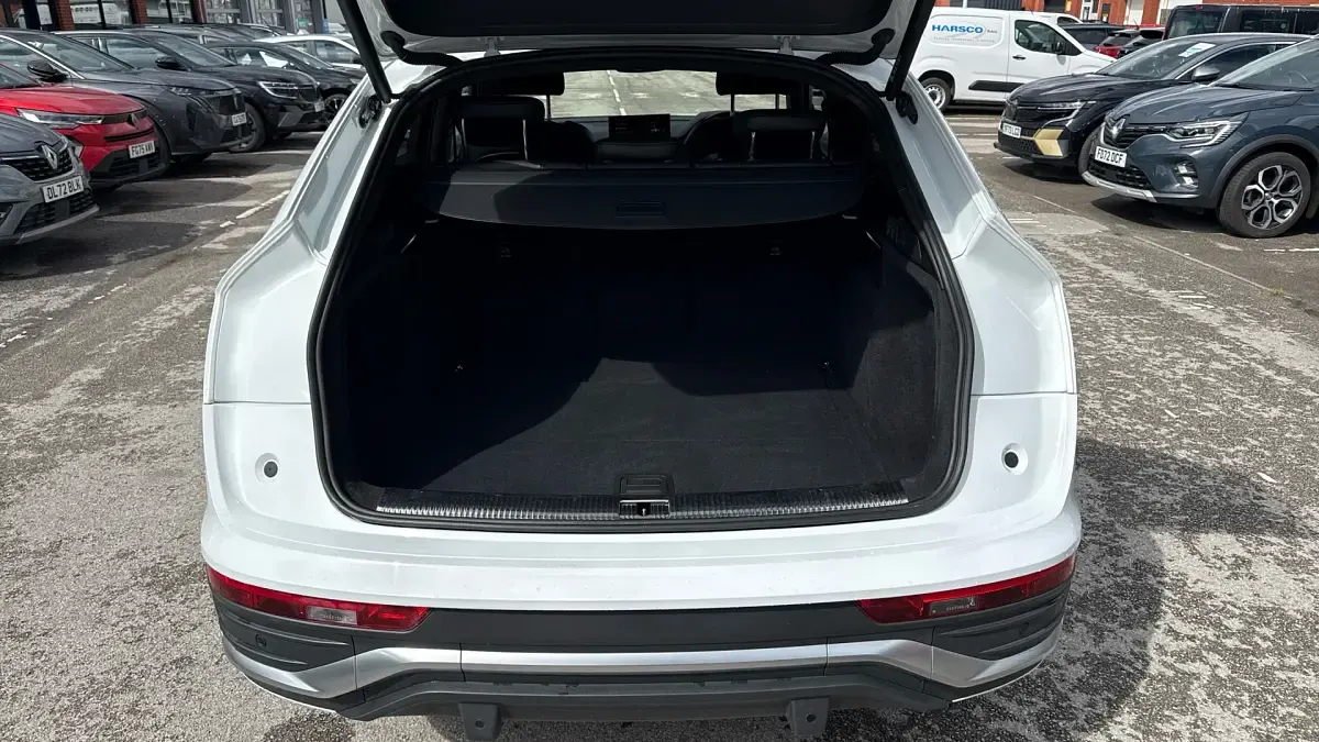 Used Audi Q5 S-Line 265 HP (194 kW) 2022 White SUV