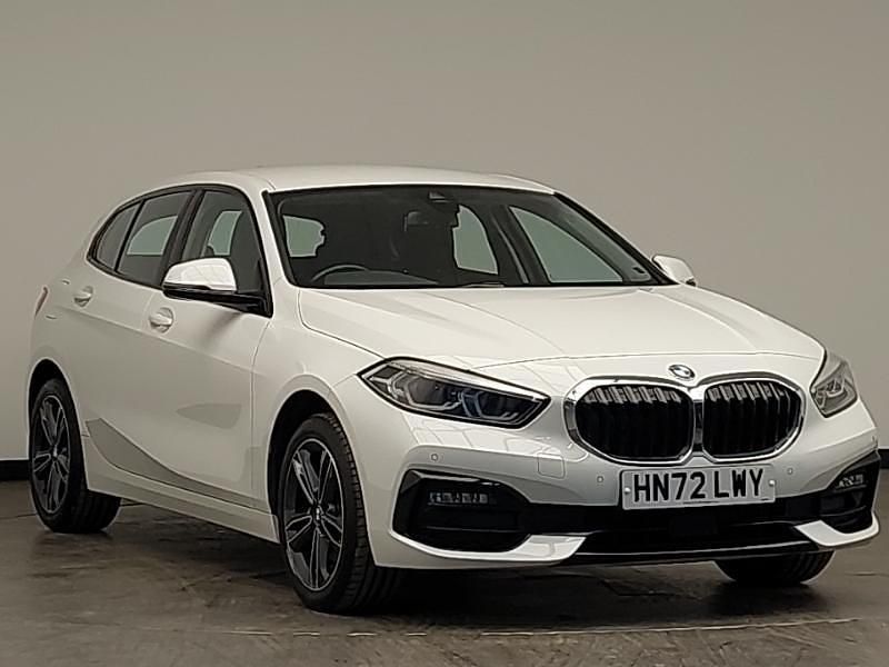 Used BMW 118 Sport Line 136 HP (100 kW) 2022 White Hatchback