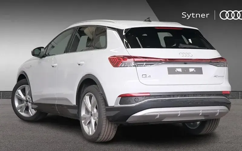 Neu Audi Q4 e-tron S-Line 150 kW (204 PS) 2026 SUV