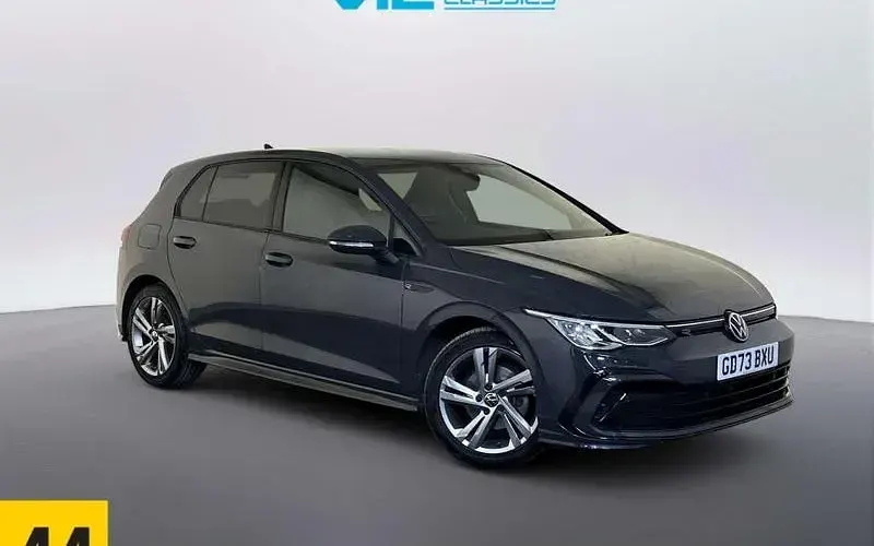 Used VW Golf VIII R-line 131 HP (96 kW) 2024 Hatchback