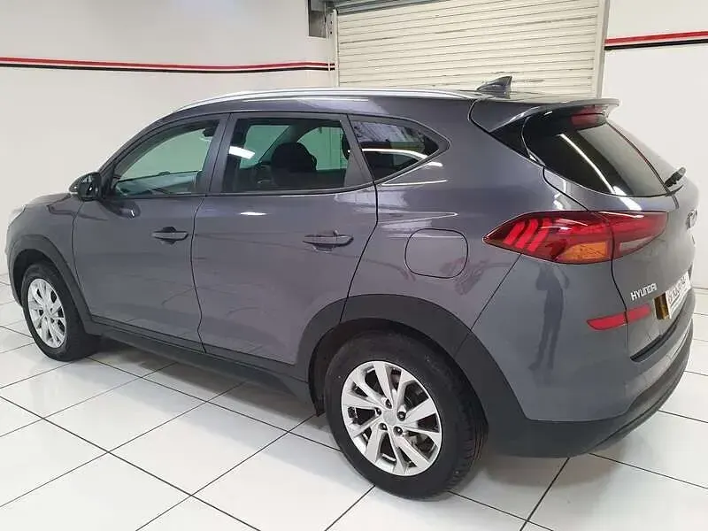 Used Hyundai Tucson SE 132 HP (97 kW) 2019 Grey SUV