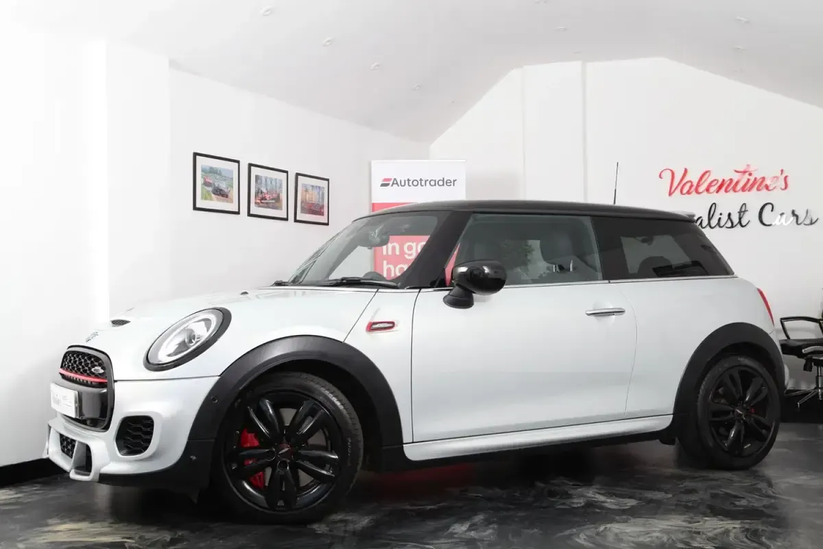 Używany Mini John Cooper Works Hatch 2020 Srebrny Hatchback