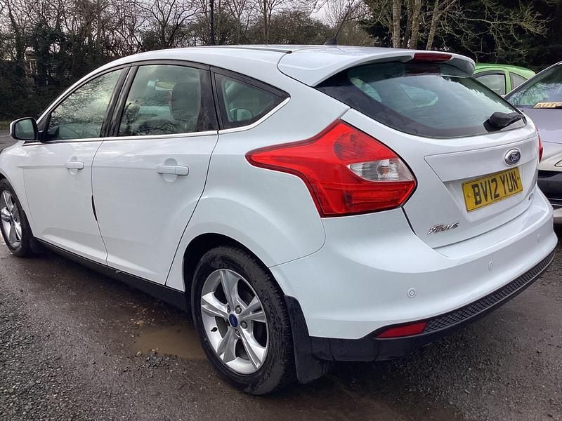 Used Ford Focus Zetec 2012 White Hatchback