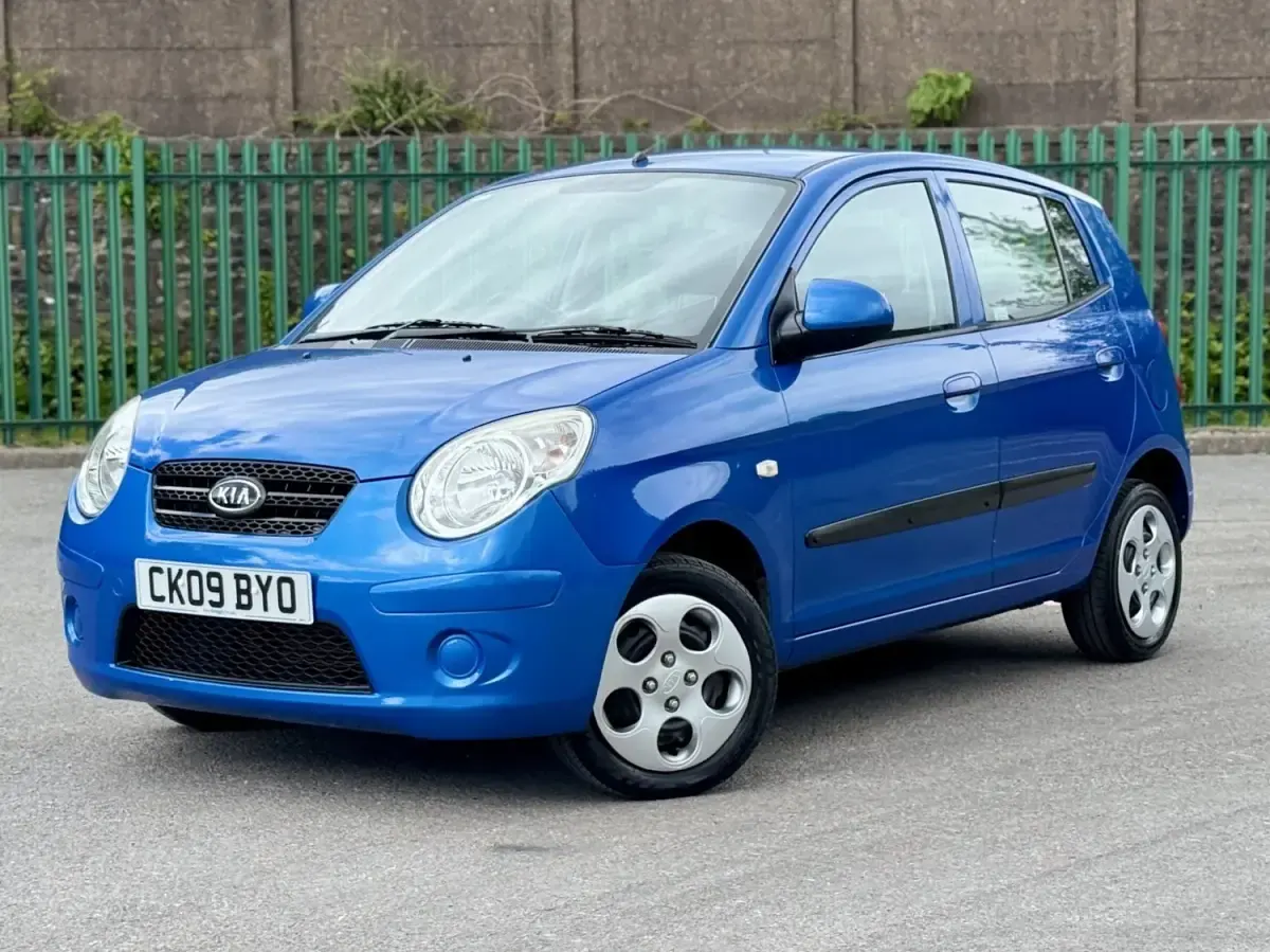 Second-hand Kia Picanto 64 CP (47 kW) 2009 Albastru Hatchback