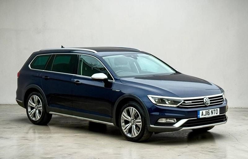 Used VW Passat Alltrack S 190 HP (139 kW) 2016 Blue Estate