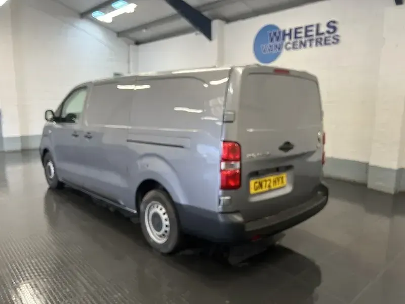 Usado Fiat Scudo 145 HP (106 kW) 2022 Cinzento Van