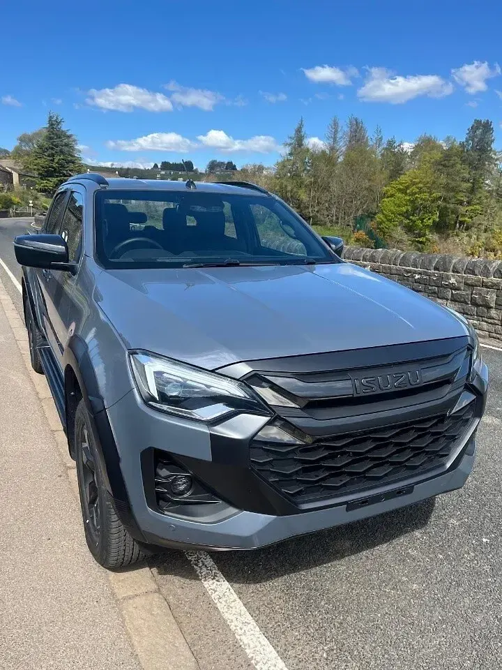 New Isuzu D-Max 2025 Grey Pickup