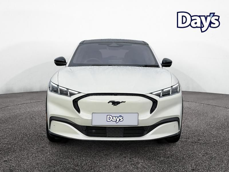 Used Ford Mustang Mach-E Extended Range 216 kW (294 HP) 2024 White SUV