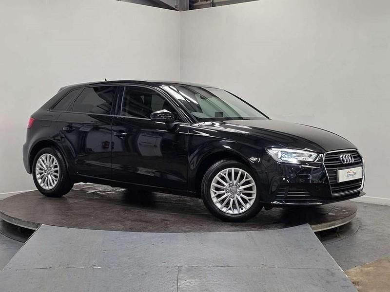 Usado Audi A3 108 HP (79 kW) 2017 Preto Citadino