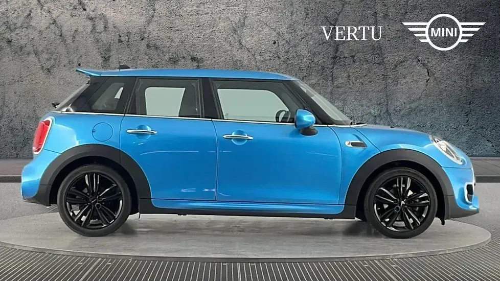 Used Mini Cooper Hatch 134 HP (98 kW) 2019 Blue Hatchback