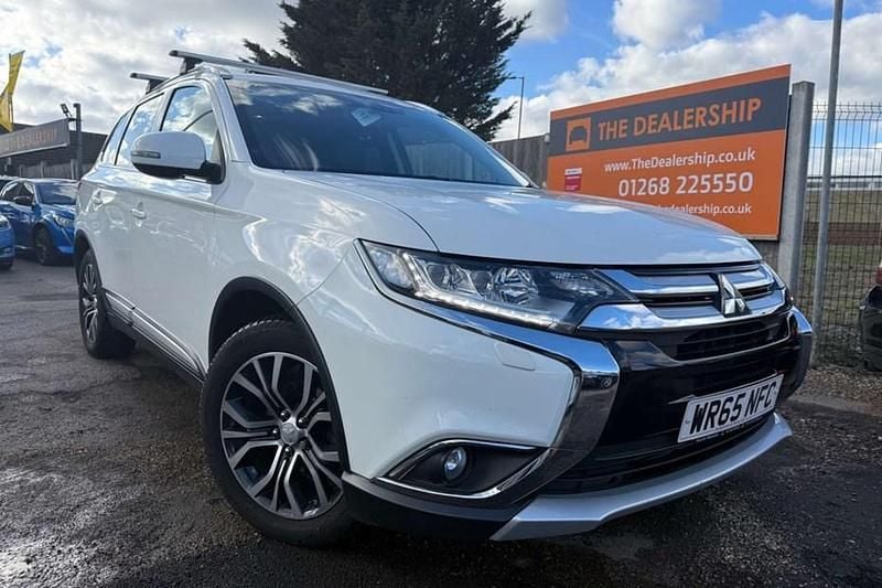 Used Mitsubishi Outlander 2015 White SUV