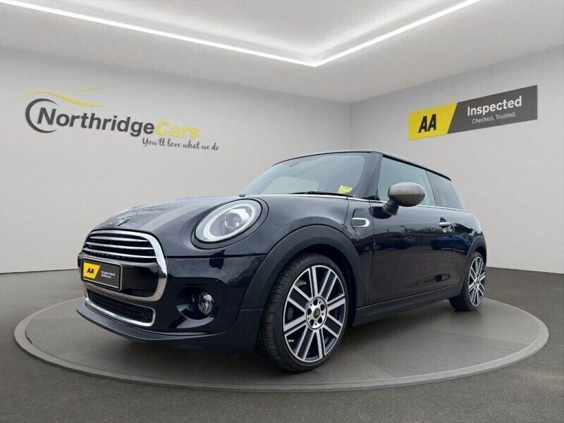 Blue black Used 2019 Mini Cooper Exclusive Hatchback | £11,499 (Fair price) - Image 1/4