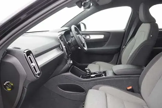 Used Volvo XC40 Plus 161 HP (118 kW) 2023 Black SUV