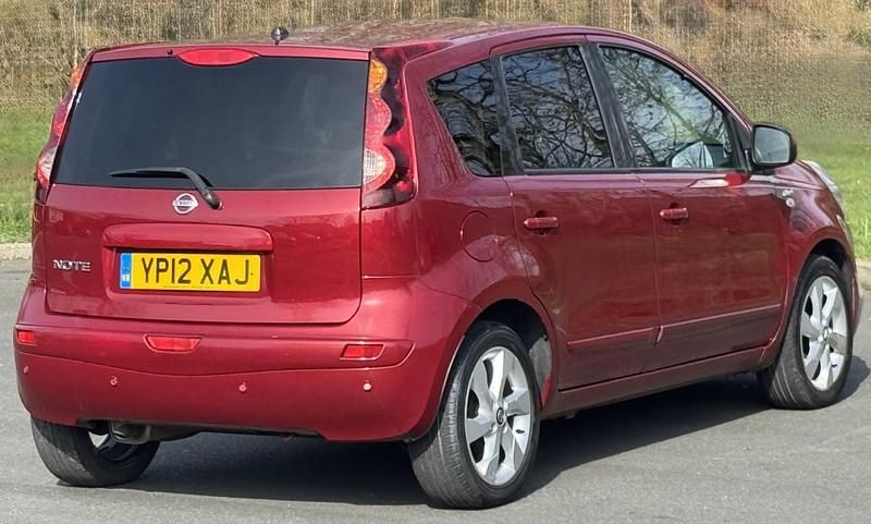 Begagnad Nissan Note N-TEC 2012 Röd Halvkombi