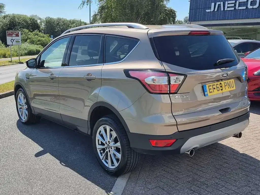Used Ford Kuga Titanium 150 HP (110 kW) 2019 Silver SUV