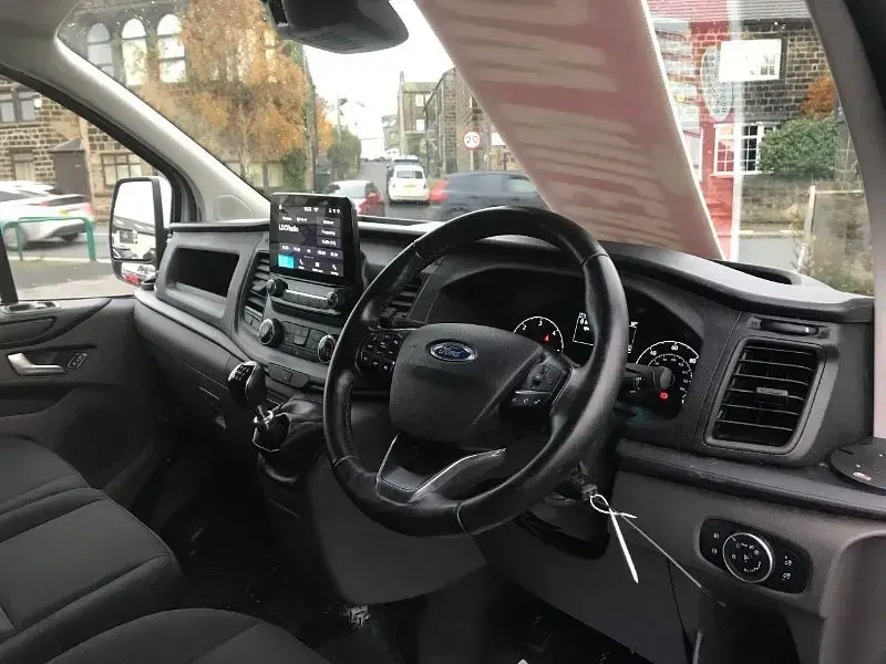 Used Ford Transit Custom Trend 105 HP (77 kW) 2021 White Van