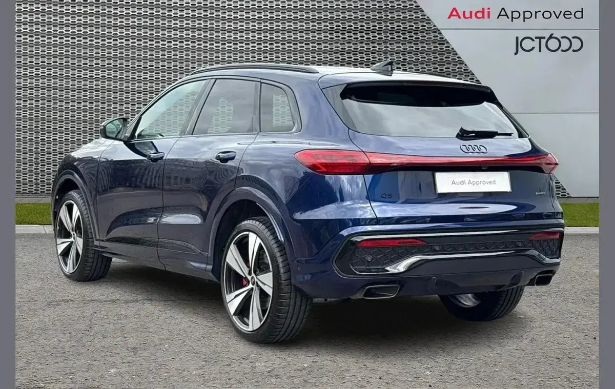 Used Audi Q5 Advanced 200 HP (147 kW) 2025 Blue SUV