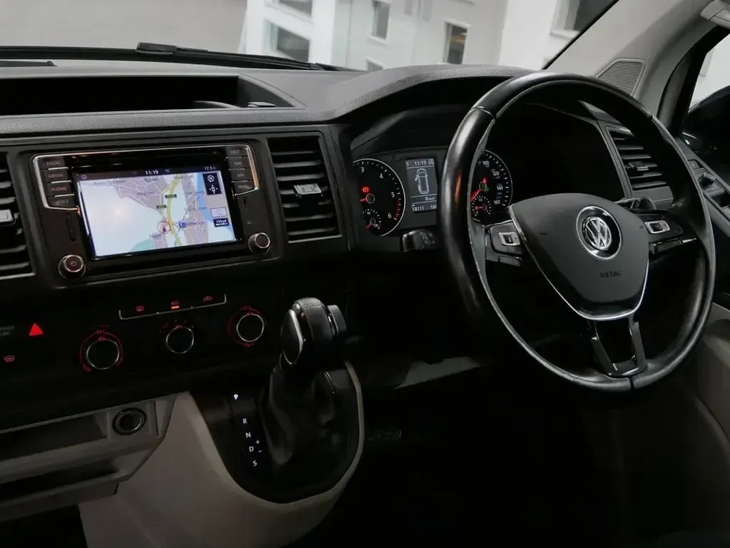 Second-hand VW Transporter Edition 150 CP (110 kW) 2019 Alb Van