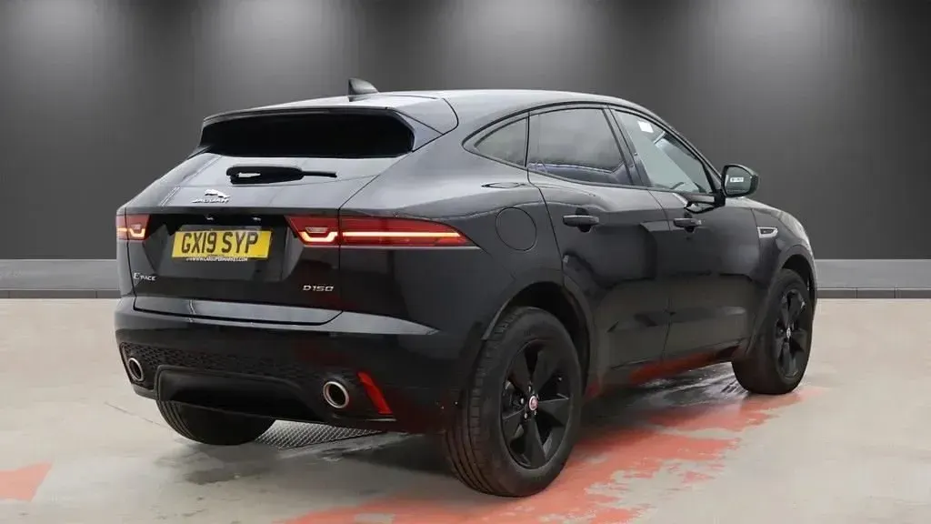 Usado Jaguar E-Pace R-Dynamic 150 HP (110 kW) 2019 Preto SUV