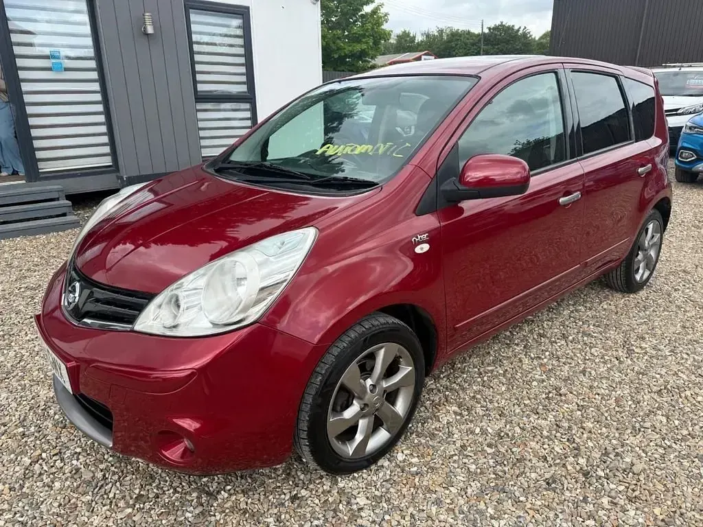 Używany Nissan Note N-TEC 110 KM (80 kW) 2011 Czerwony Hatchback