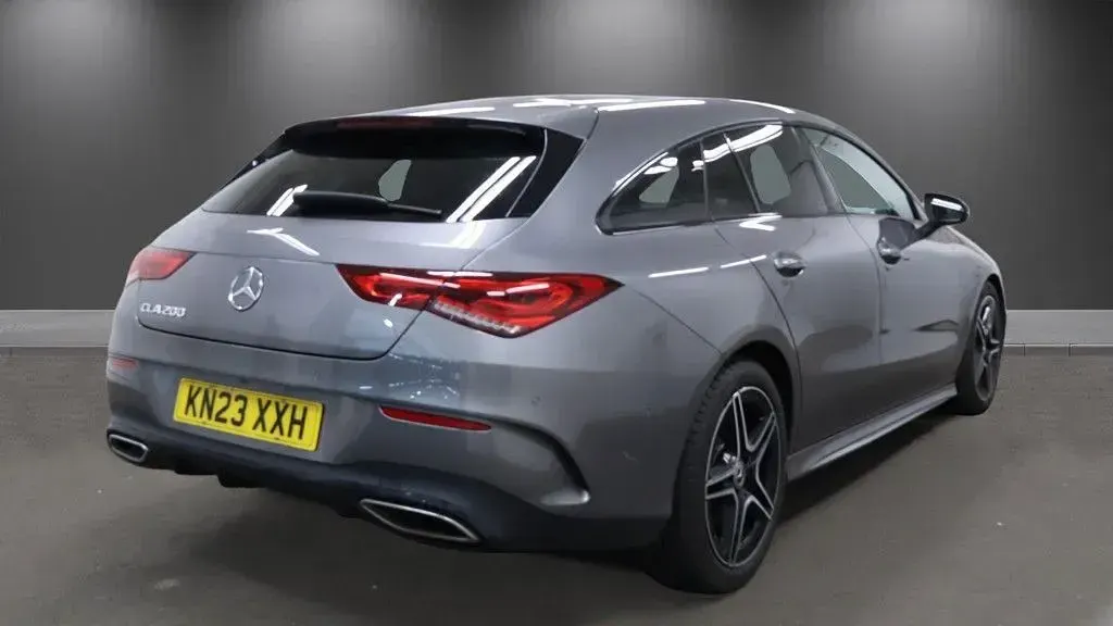 Used Mercedes CLA200 Shooting Brake Executive 163 HP (119 kW) 2023 Grey Estate
