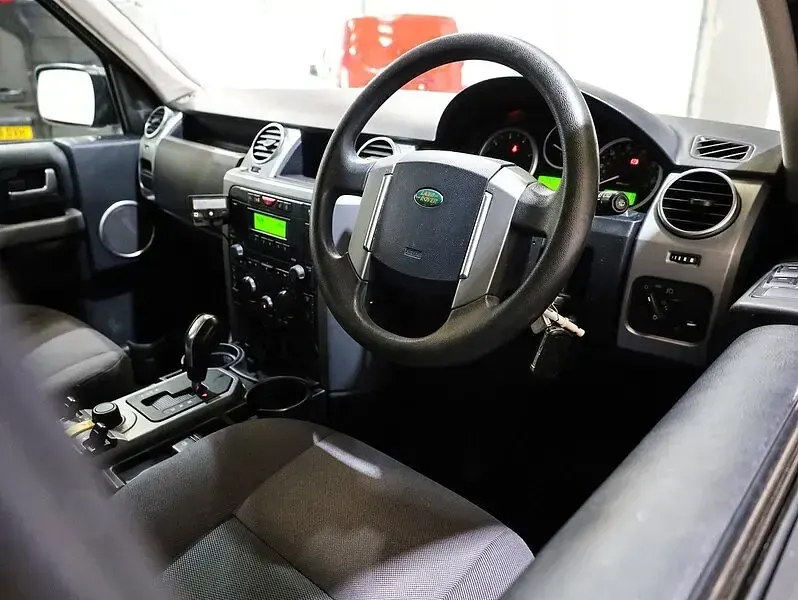Used Land Rover Discovery 3 190 HP (139 kW) 2009 Grey SUV